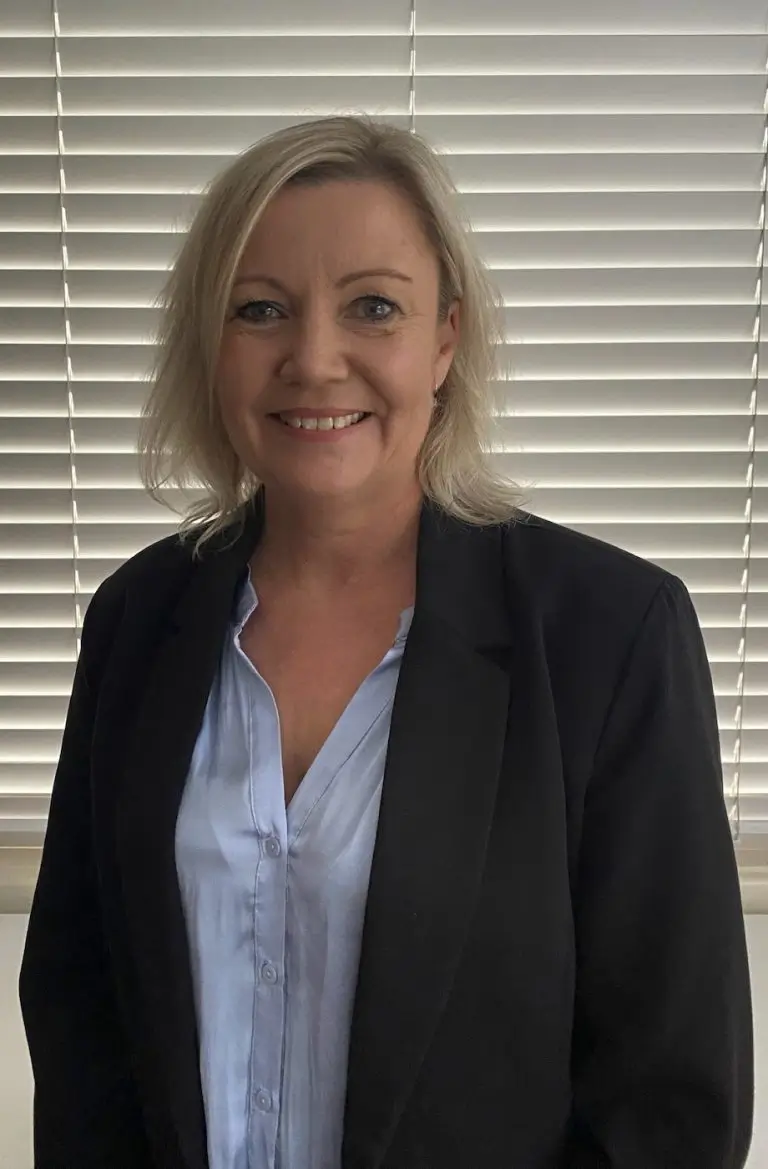 Elizabeth (Liz) Mason